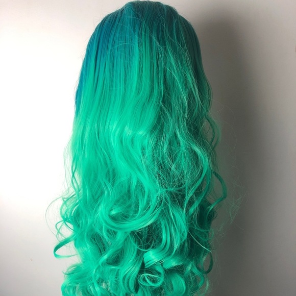 💫 24” GREEN OMBRE BODY WAVY LACE FRONT WIG💫 *NEW